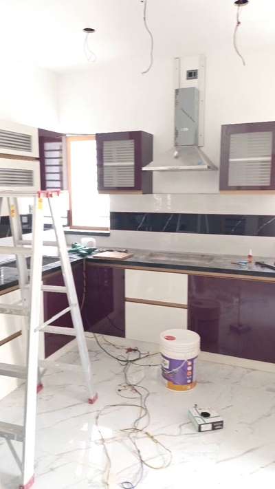 ON PROGRESS 
Modular kitchen 
location #Kollam

#Kitchen #KitchenCabinet #Plywood #wbc #hettich #sleekkitchen #asianpaints #ebco #hafele #greenlam #merinolaminates #merino #InteriorDesigner #Architect #keralaarchitects #design