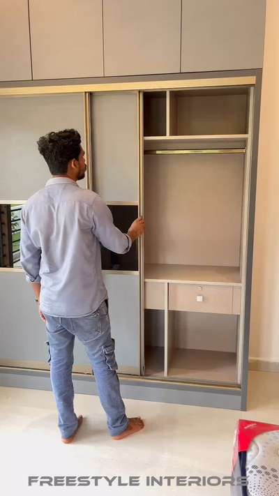 Aluminium sliding wardrobe soft close    #interiores #Architectural&Interior  #HomeDecor  #SlidingDoorWardrobe