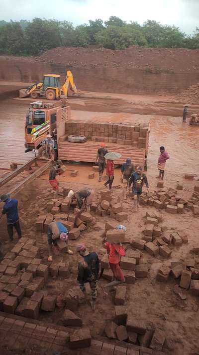 Laterite stone  
 #lateritestone  #lateritemasonry  #redstone  #nalukettveddu  #naturalstones  #laterite  #lateritetiles  #claddingstone