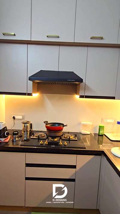 Kitchen  #KitchenIdeas  #ClosedKitchen  #LargeKitchen  #KitchenCabinet