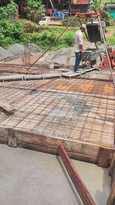 cellar roof  concrete at mallapally site 
 #concrete  #cellar #roofconcrete  #4BHKHouse  #mallappally  
#olivesketchandbuild