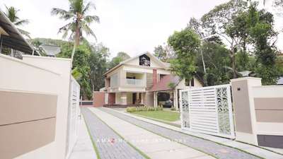 Delighted to hand over this beautifully crafted home in Kundara, Kollam to Roy P Mathew. A project that epitomizes our commitment to quality and style. Our latest project for Roy P Mathew in Kundara, Kollam features a meticulously designed modular kitchen with high-gloss cabinets, durable quartz countertops, and innovative storage solutions. The living space is enhanced with contemporary furnishings and strategic lighting, creating a warm and inviting atmosphere. #HomeInteriors #KundaraProjects #ClientProjects #ModularKitchenDesign #LivingRoomStyling #HighGlossFinishes #QuartzSurfaces #ContemporaryLiving #KeralaHomes #InteriorCompletion #StylishInteriors #AmazingHomeInteriors