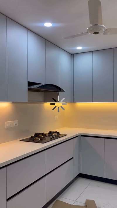 #ModularKitchen #trendingdesign #trensingnow #budget_home_simple_interi #simpledesigns #KitchenLighting #kitchencolours