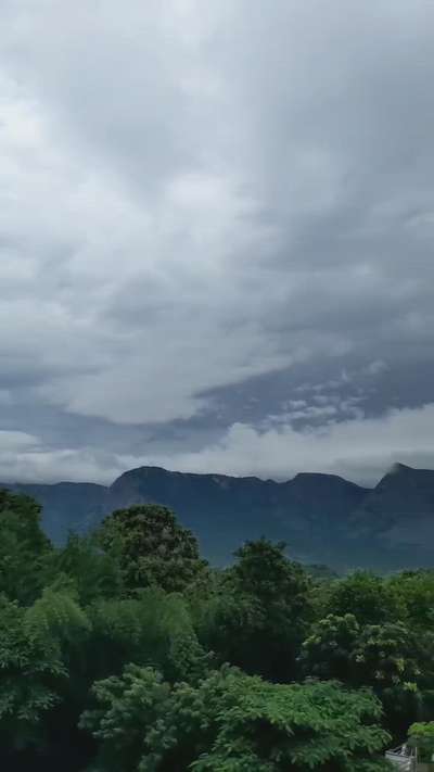 🏠🏠 Concrete Day

sloped roof concrete 

#CivilEngineer  #ContemporaryHouse  #TraditionalHouse  #Contractor  #HouseConstruction  #constructionsite  #newhomeconstruction  #mountains  #view  #greenary  #slopesite  #sloproof