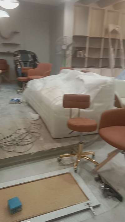 showroom finished 🩷🩷
 #showroomdesign  #showrooms  #showroom3d  #Showroom_interiors  #ram  #jaipur  #jaipurfashion  #jaipurcity  #jaquarbathfitting&  #jagatpura  #interior_designer_in_rajasthan  #rajaparkarchitect  #rajapark  #veshalinagar  #sanganer  #b2byepaas
 #finger_joint_board  #bata
 #gookey #mirrorunit  #roundmirror  #roundcentretable  #roundroof