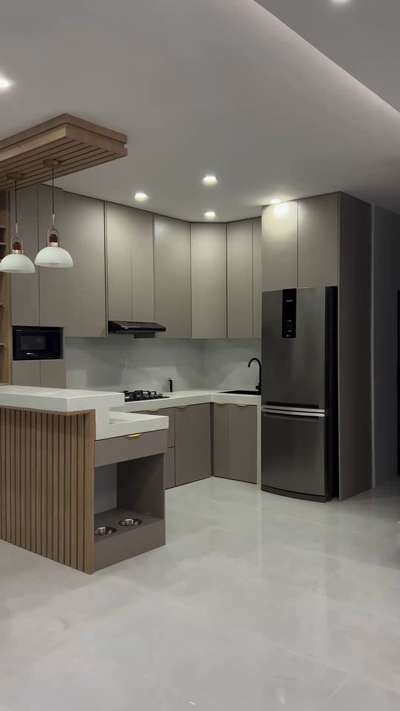 #ModularKitchen  #akhterhomedecor  #akhterdesign  #InteriorDesigner  #HomeDecor  #homeinterior  #homeinteriordesign