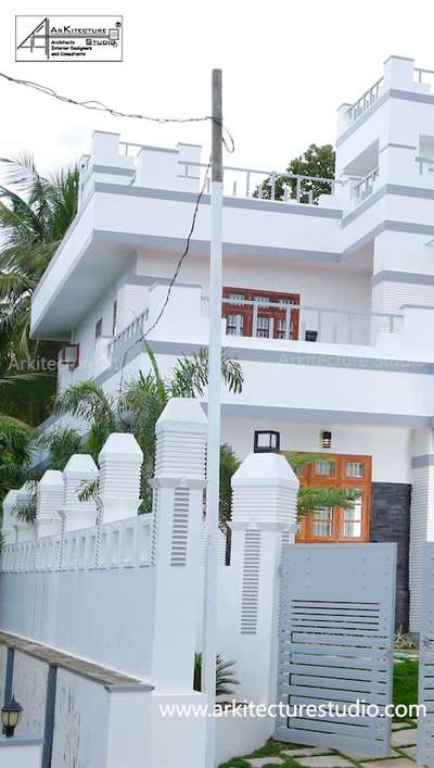 www.arkitecturestudio.com

Luxury kerala homes
Colonial architecture
Classic homes

#keralahomes
#keralahouse
#indianhomes
#kerala
#colonialhouse
#luxuryhomes