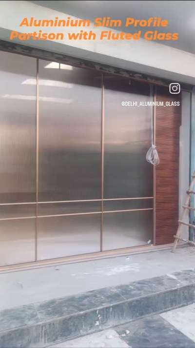Aluminium Slim Profile with Fluted glass