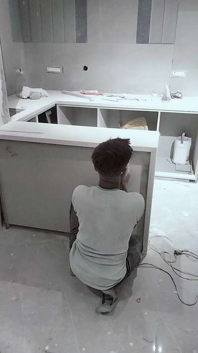 #Kitchen #BreakfastCounter
#Stone #Quartz #Polish #Moulding