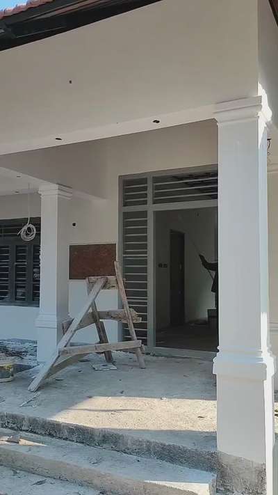 #KeralaStyleHouse #keralahomeplans #keralastyle #nalukettuveedu #nalukettuarchitecturestyle#paintingwork#workinprogress