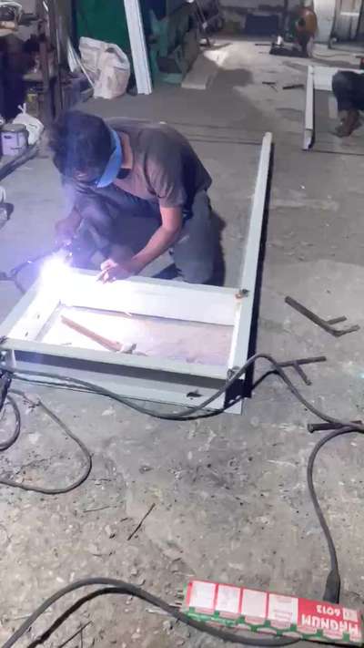 Late night work 
 #shiv shakti fabricator 
 #dorr frame