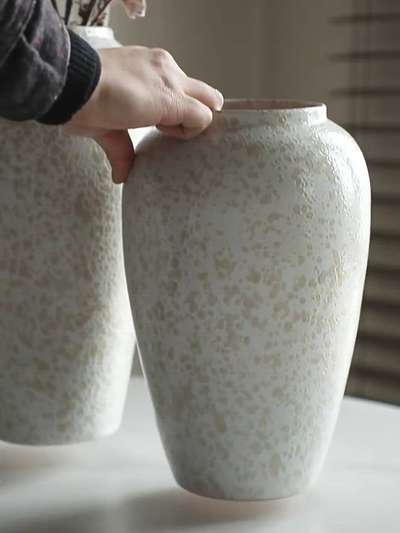 Elegant White Ceramic Vase with Large Texture - Perfect for Home Decor, Kitchen, Living Room, Bedroom - Ideal Gift #gifts  #HomeDecor  #KitchenIdeas  #LivingroomDesigns #BedroomDecor #MasterBedroom #LivingroomDesigns  #diy  #diytinyhouse  #diyhomedecor  #tallunit