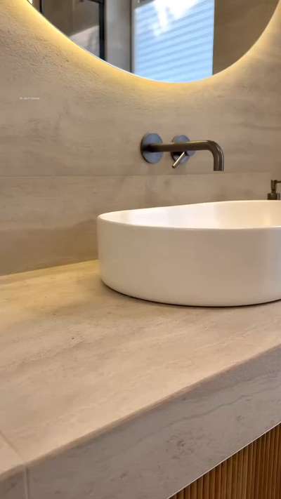 വെളിച്ചത്തിന്റെ മൃദുലമായ ഷേഡിൽ, wooden theme vanity + white tabletop 🌿
ക്ലാസ്സിക്ക് black concealed mixer tap & shower set 🚿
Glass partition ചേർത്ത്, warm LED ലൈറ്റിംഗിന്റെ സ്പർശത്തോടെ…
ഒരിക്കൽ കണ്ടാൽ മറക്കാനാവാത്ത bathroom ambience. 🖤
#BathroomDesign #ModernBathroom #LuxuryLiving #WoodAndWhite #WarmLighting #GlassPartition #InteriorDesign #DesignOfTheDay #HomeStyle #bluenorthbathroom