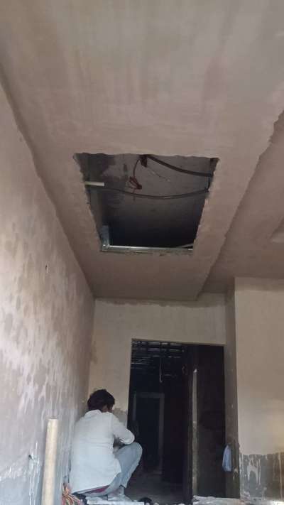 Rajiv Kumar pop fol ceiling contekter Dising work indarapuram gaziyabad NCR esqyar ranig fut meteriyal ke sath 150 rupeya fut hai call mi