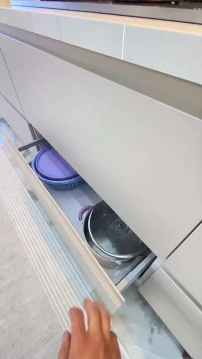 kitchen design  #ClosedKitchen #HouseDesigns #trenting #new_home #InteriorDesigner