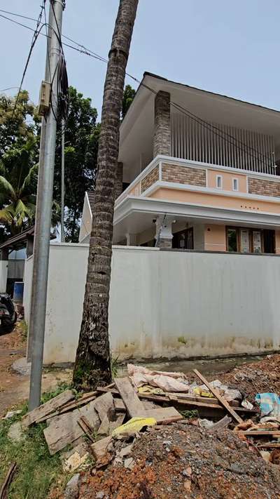 Upcoming Finishing project🏡❤️
Sqft    : 2377( 4BHK)
place : maradu, Ernakulam
 #KeralaStyleHouse #upcomingfinishingproject #HouseDesigns #MixedRoofHouse #colonialstyleofarchitectural #keralaarchitecturehomes #InteriorDesigner #keralainteriordesignz #completed_house_construction