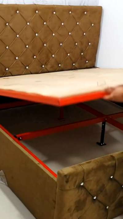 Strong Metal Frame Storage Bed
इस बेड के अंदर heavy duty metal frame दिया गया है जो इसे normal beds से ज्यादा strong बनाता है।
✔ Strong Metal Frame Support
✔ Large Storage Space
✔ Premium Diamond Headboard
✔ Long Life Structure
इस bed में आप कपड़े, blanket और घर का सामान आसानी से store कर सकते हैं।
Furniture & Jhule के लिए संपर्क करें
IMMI MART – Furniture & Jhule

#StorageBed
#MetalFrameBed
#FurnitureIndore
#IMMI_MART
#DoubleBed
#BedroomFurniture
#ModernFurniture
#FurnitureIndia
#HomeFurniture
#BedDesign
#InteriorDesign
#IndoreFurniture