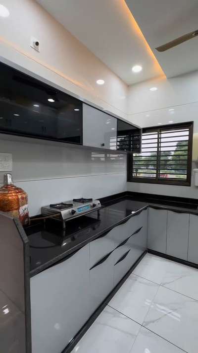 modular kitchen interior by big bird craft interior & decor  #ModularKitchen  #KitchenIdeas  #Modularfurniture