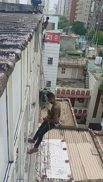 Upvc Windows Joints Fill silicone sealant Work
with Spiderman
 #rkglasscleaner 
 #sector50gurugram 
 #noidaarchitects 
 #DelhiGhaziabadNoida 
 #glasscleaning 
 #CleanIndia