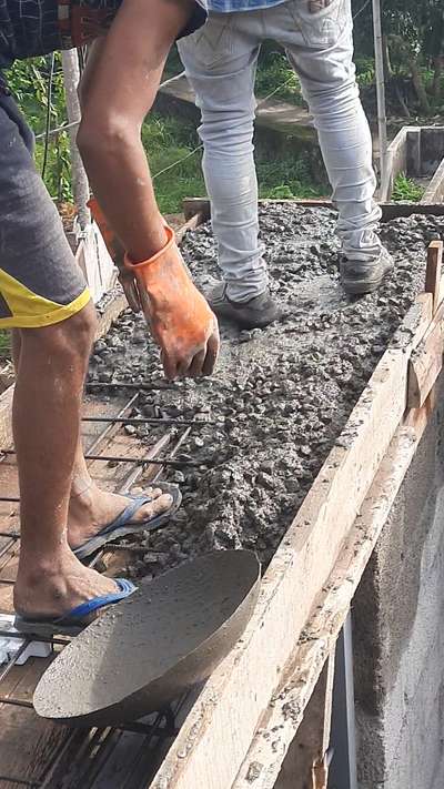 First floor , lintel & sunshade concreting