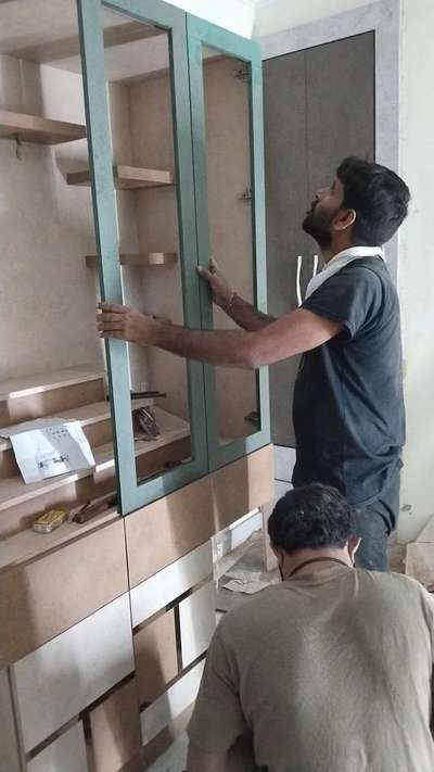 mandir door salayding door fitting,
. luxury furniture..
 kam bajat or kam time me