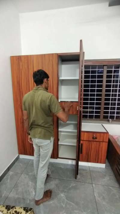 അലമാര സെറ്റ് ചെയ്യാം

#InteriorDesigner  #WardrobeIdeas  #KitchenIdeas  #cupboards #shameervictormark
#trendingreel
#viralreel
#viralvideo
#latest
#new
#malayalam
#emotional
#motivation
#truckdriver
#palakkad
#nenmara