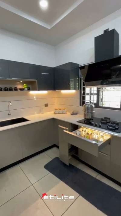 #KitchenIdeas  #ClosedKitchen  #kitchenacceceries  #acceceries #InteriorDesigner  #LargeKitchen  #lshapedkitchen  #KitchenInterior  #OpenKitchnen  #SmallKitchen  #modularkitchenworks  #ModularKitchens