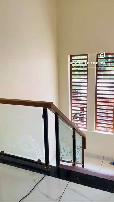 Tata pipe staircase with handrail 8157946468 #HouseDesigns  #FABRICATION&WELDING  #KeralaStyleHouse  #Ottappalam  #reelsinstagram  #varode  #GlassHandRailStaircase  #StaircaseHandRail