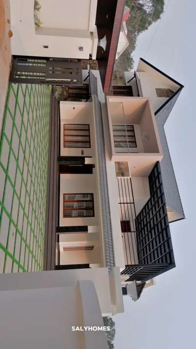 #ClosedKitchen  #TraditionalHouse  #HouseDesigns  #LargeKitchen  #ykinterior