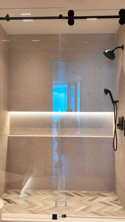 Elevate your bathroom style with top design ideas. Discover the perfect blend of function and elegance! 🚿✨ #DesignYourDream
#BathroomInspo
#HomeDesign
#KoloApp
#BathroomGoals
#InteriorElegance
#ModernBathrooms