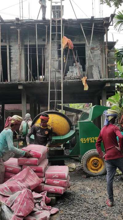 Ongoing apartment project
#concreting #sitevisit #edapally #HouseDesigns #residentialbuilding #budgethouses