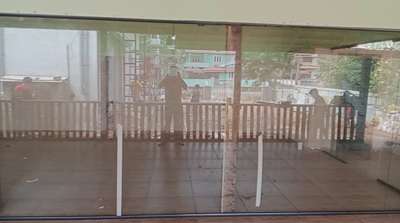 pr sqrft 550 Tfnd Glass