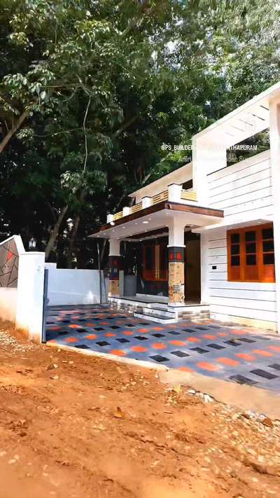 single Storey Low Budget House 
4.5 cent 1200 sQFT Luxury interior 
land + house 44 LAKHS ( NEGOTIABLE )