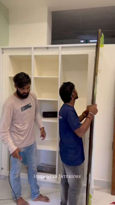Aluminum wardrobe