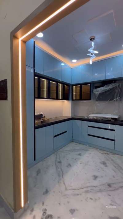 #ModularKitchen  #KitchenIdeas  #ClosedKitchen  #ClosedKitchen  #LShapeKitchen  #KitchenRenovation