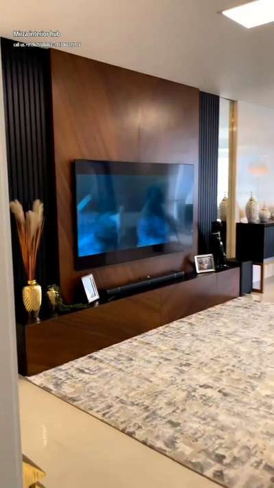 #lcdunitdesign  #woodenmica  #blackpanel  #LCDpanel  #largetvunit  #InteriorDesigner  #HomeDecor  #LUXURY_INTERIOR  #ModularKitchen  #modularwardrobe  #Modularfurniture work karane ke liye contact kare
whats.+919625506863
call.+917060375916 Saquib Mirza