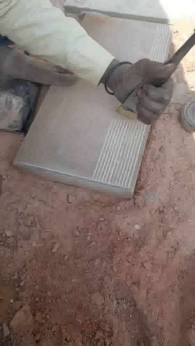 panji process by chisel on dholpur stone
