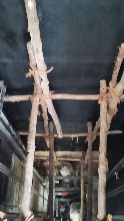 # ലിഫ്റ്റ് പെയിന്റിംഗ്