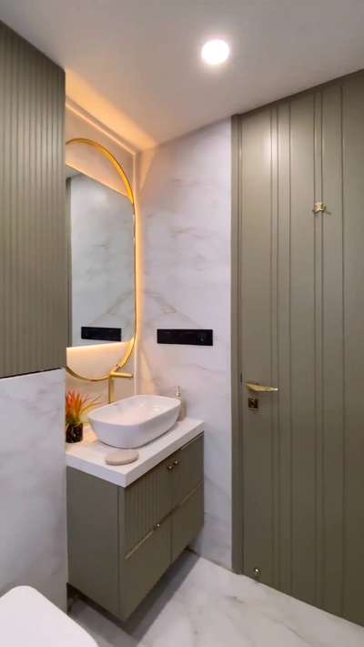 #luxurytoilet #BathroomDesigns  #BathroomTIles #BathroomRenovation  #BathroomCabinet  #showerpartition