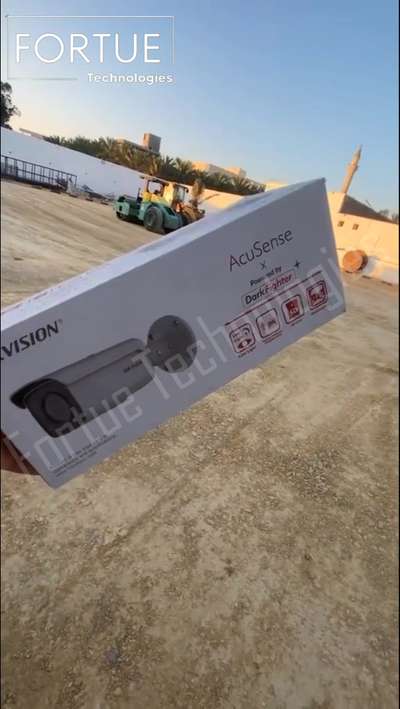 HikVision 5MP IP Camera installed on a warehouse in UAE by Fortue 


 #fortuetechnologies #securitysystems  #securitycamera #kolopost  #all_kerala #uae  #koloviral  #koloapp