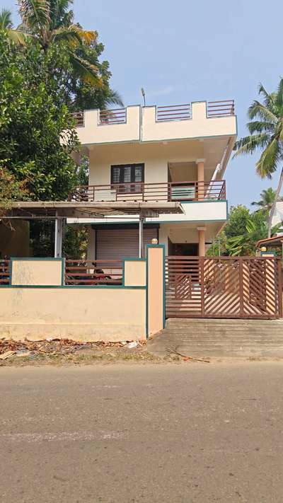 പുതിയ ചായം പൂശൽ നടന്നു കൊണ്ടിരിക്കുന്നു.. #trivandrumbuilders #WallPainting #newhome  #Architect #newsite #HouseDesigns #mohanlal