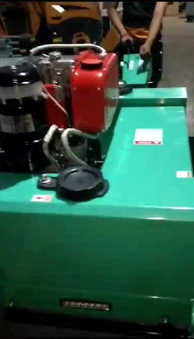 walk Behind Double Drum Roller
Double drum roller 
 vibrator roller 
 #constructionsite 
 #machine 
 #constructioncompany