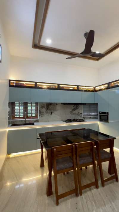 Modular kitchen

#modularkitchen #homeinteriors #keralagram #modernfarmhouse #kitchendesign #kitchendecor #kitcheninspiration #food #dining #breakfasttime #glossyblack #skyblue #viral #sunday #weekend #interiorlovers #passion #family #beauty #keralahomedesign #archilovers #interiorstyling #interiordesigner #malappuram #wudleafinteriors