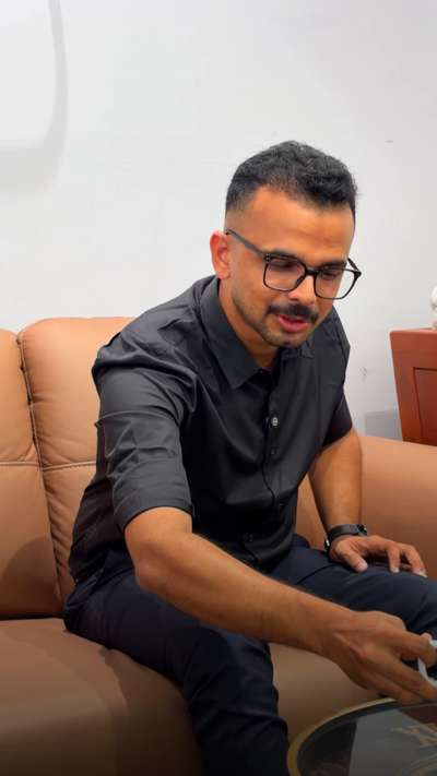 ഇനി സമയം പോവുന്നത് അറിയും..!   


 #fayizroomy  #roomyfurniture  #clock  #antiques  #furnitures  #bestfurnitute  #kolofolowers  #creatorsofkolo