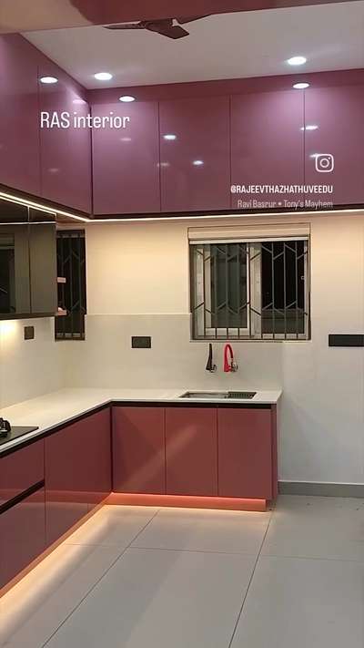 ഈ kitchen ഇഷ്ടപ്പെട്ടോ ഫ്രണ്ട്‌സ് premium style kitchen ആണ് നിങ്ങളുടെ ഇഷ്ട്ട പ്രകാരം നിങ്ങളുടെ ആവശ്യങ്ങൾ മനസിലാക്കി നിങ്ങൾക്ക് ഇഷ്ടപെടുന്ന രീതിയിൽ ചെയ്തു തരുന്നു  #ModularKitchen #modularkitchenkerala #modularkitchendesign #KitchenIdeas #LShapeKitchen #KitchenTable #KitchenInterior #KitchenLighting #KitchenCabinet